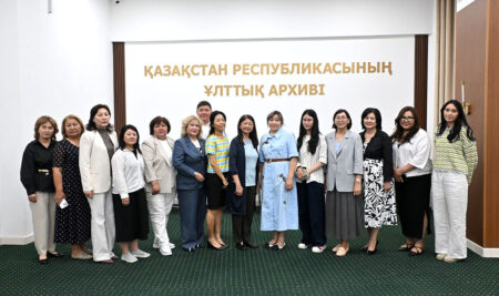 Сингапур Ұлттық архивінің өкілдері Ұлттық архивтің жұмысымен танысты